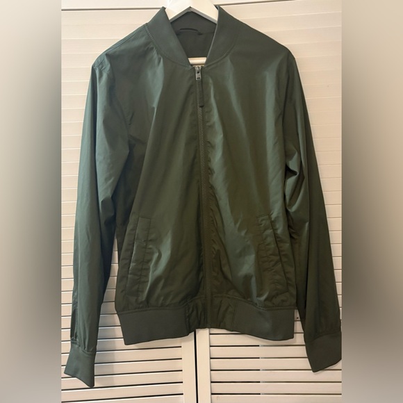 Hollister Men's Olive Bomber Jacket - Picture 2 of 4